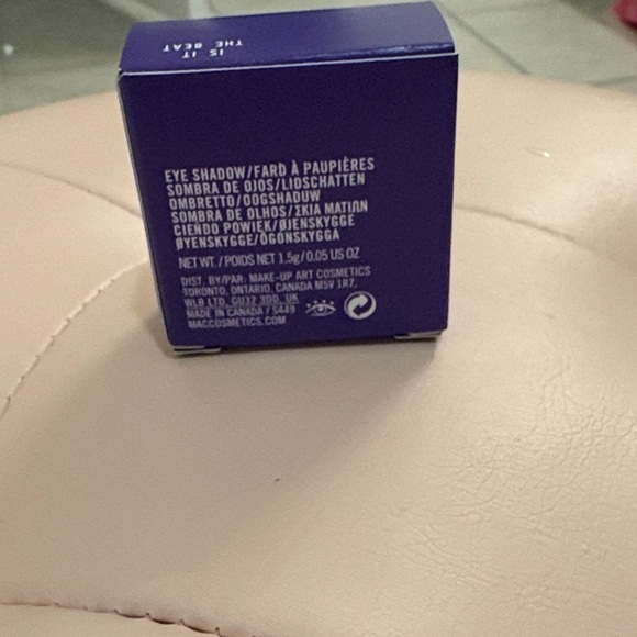 MAC x Selena Quintanilla Eyeshadow AB6 “Is It The Beat” NIB Sealed - Picture 4 of 4